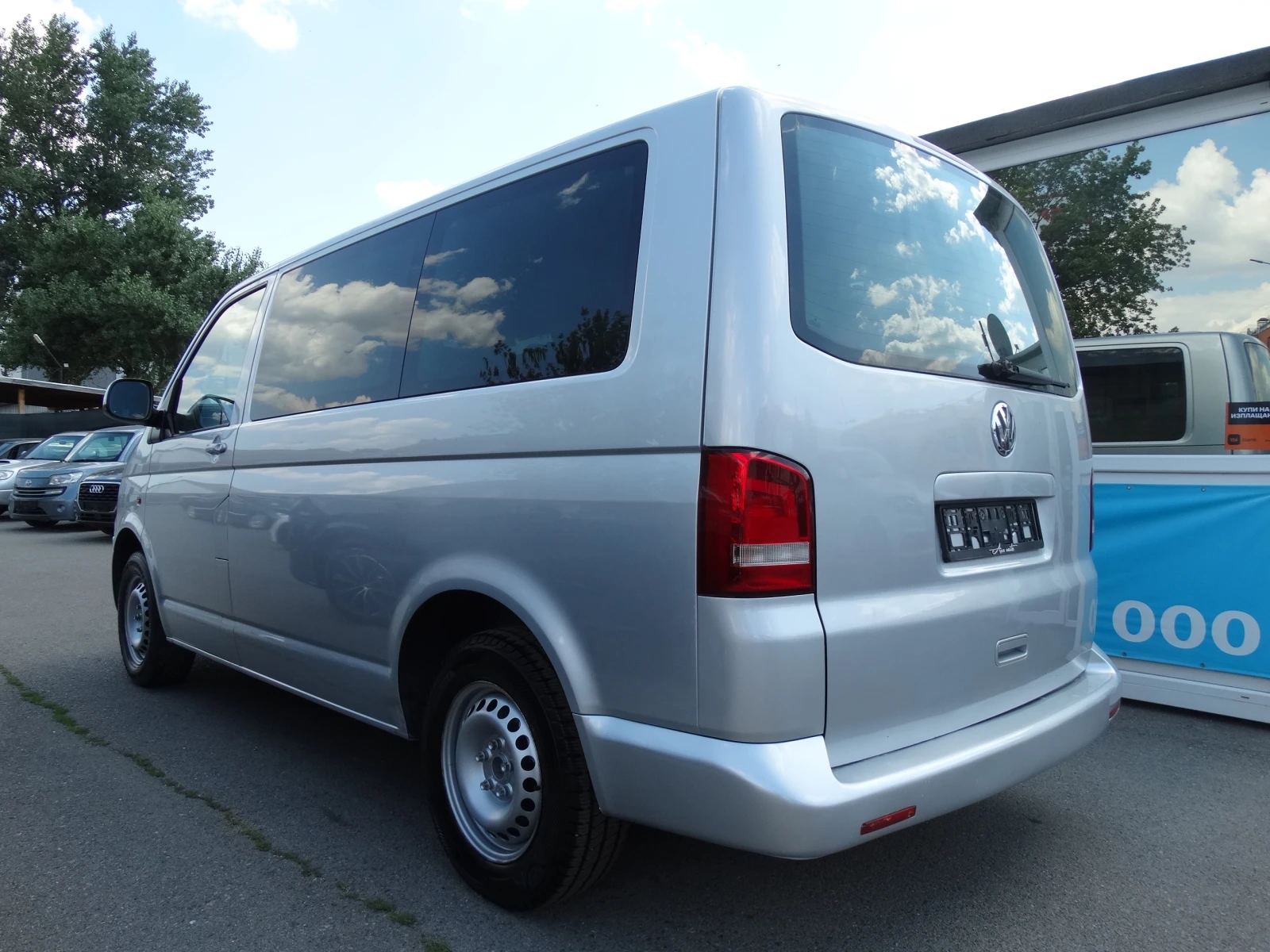 VW Caravelle 2.0 TDI LONG 6 скорости, снимка 2 - Бусове и автобуси - 55572880