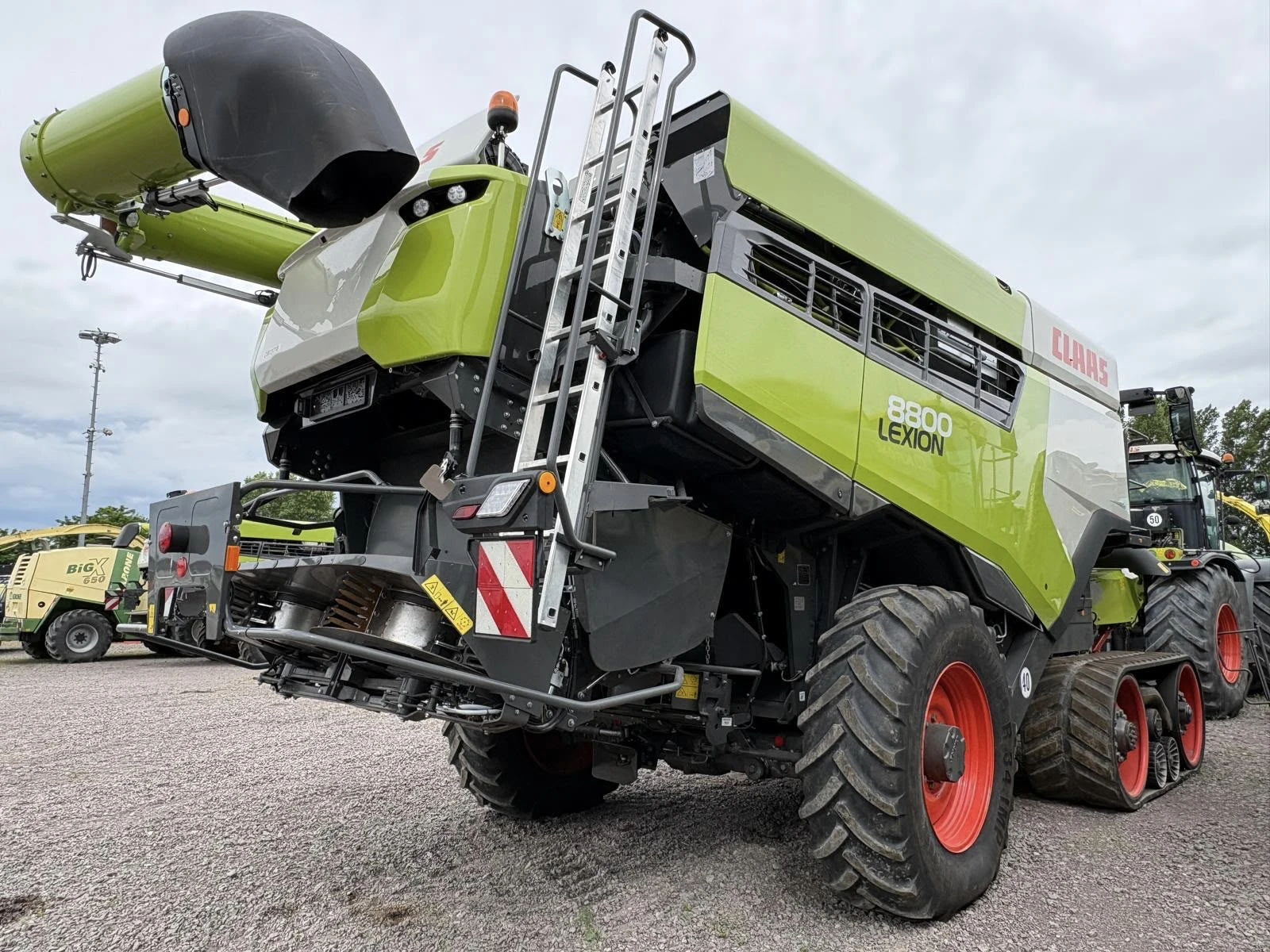 Комбайн Claas LEXION 8800 4X4 + CLAAS VARIO 1380 ЛИЗИНГ, снимка 4 - Селскостопанска техника - 55133896