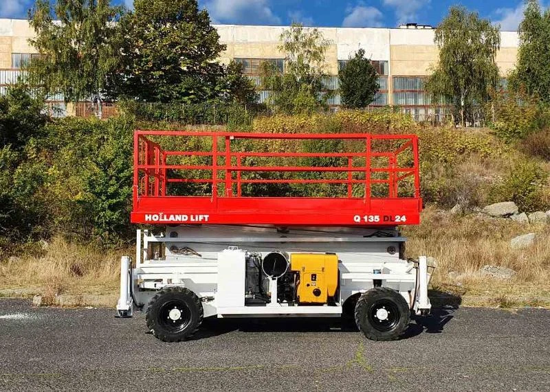 Автовишка Друга марка Holland Lift Q-135 DL 24  4x4, снимка 1 - Индустриална техника - 30267836