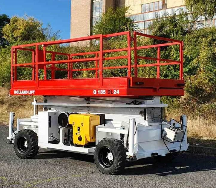 Автовишка Друга марка Holland Lift Q-135 DL 24  4x4 - изображение 3