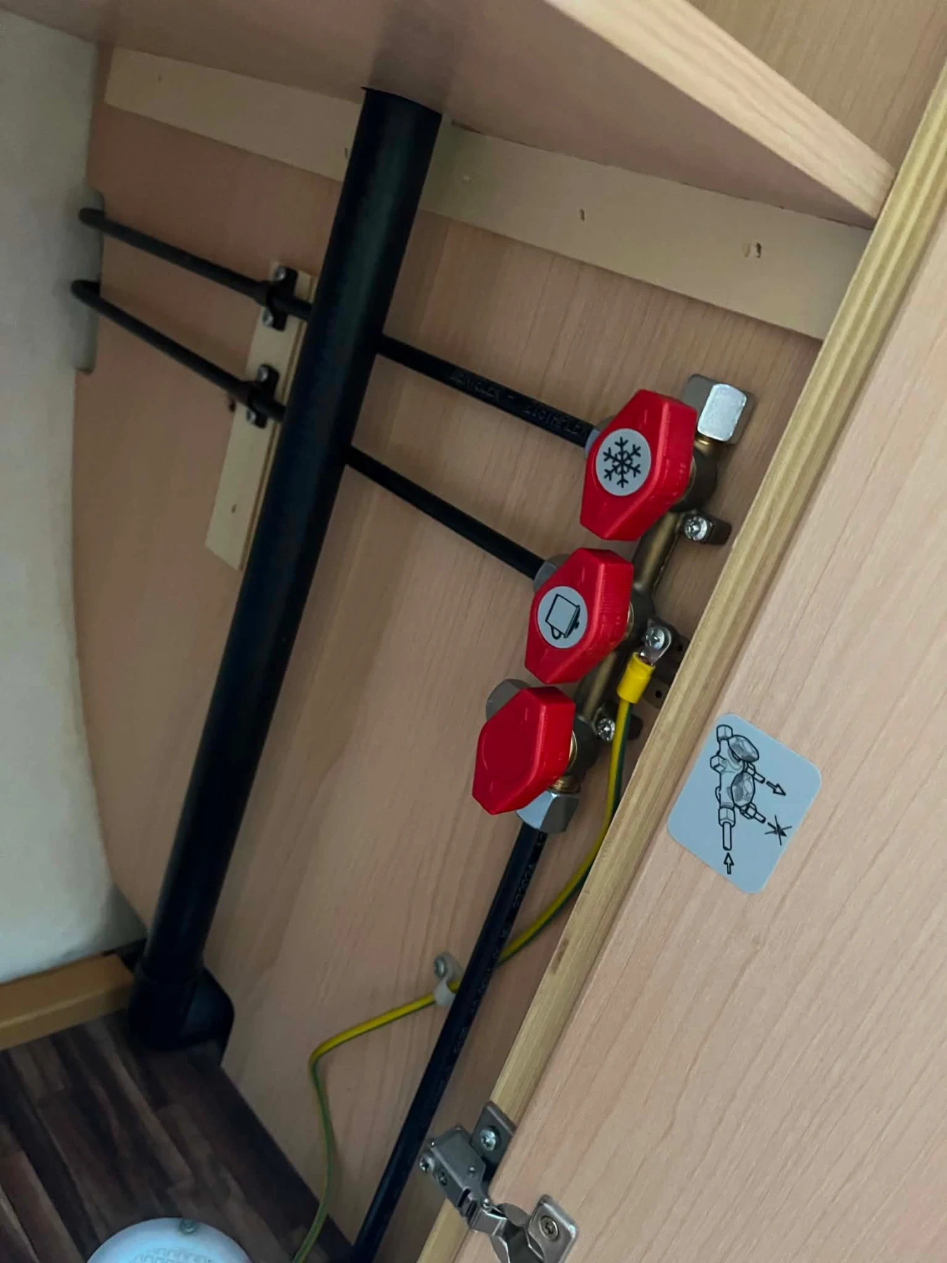 Каравана Tabbert T&B 320 RS, снимка 15 - Каравани и кемпери - 55772924