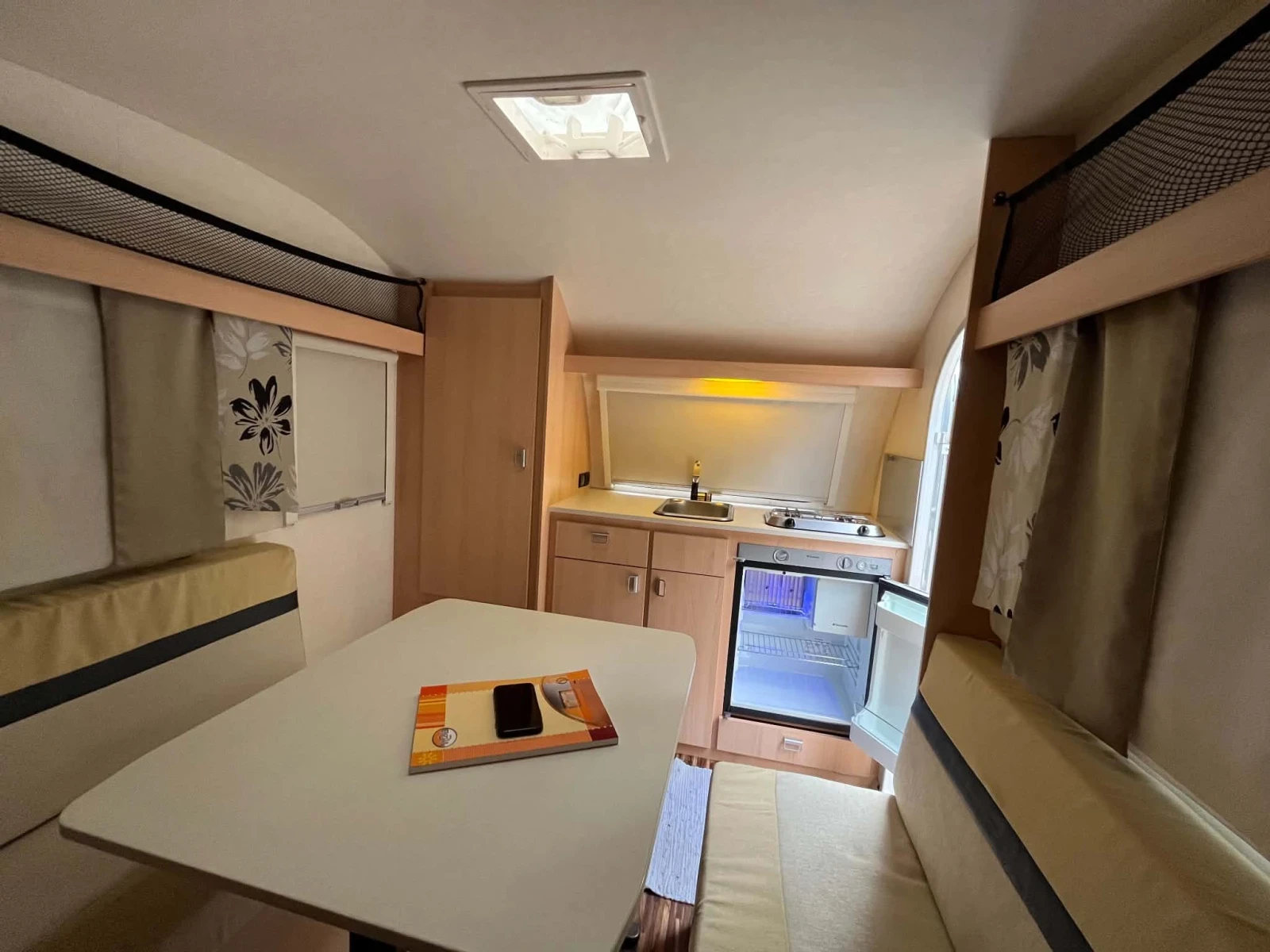 Каравана Tabbert T&B 320 RS, снимка 6 - Каравани и кемпери - 55772924