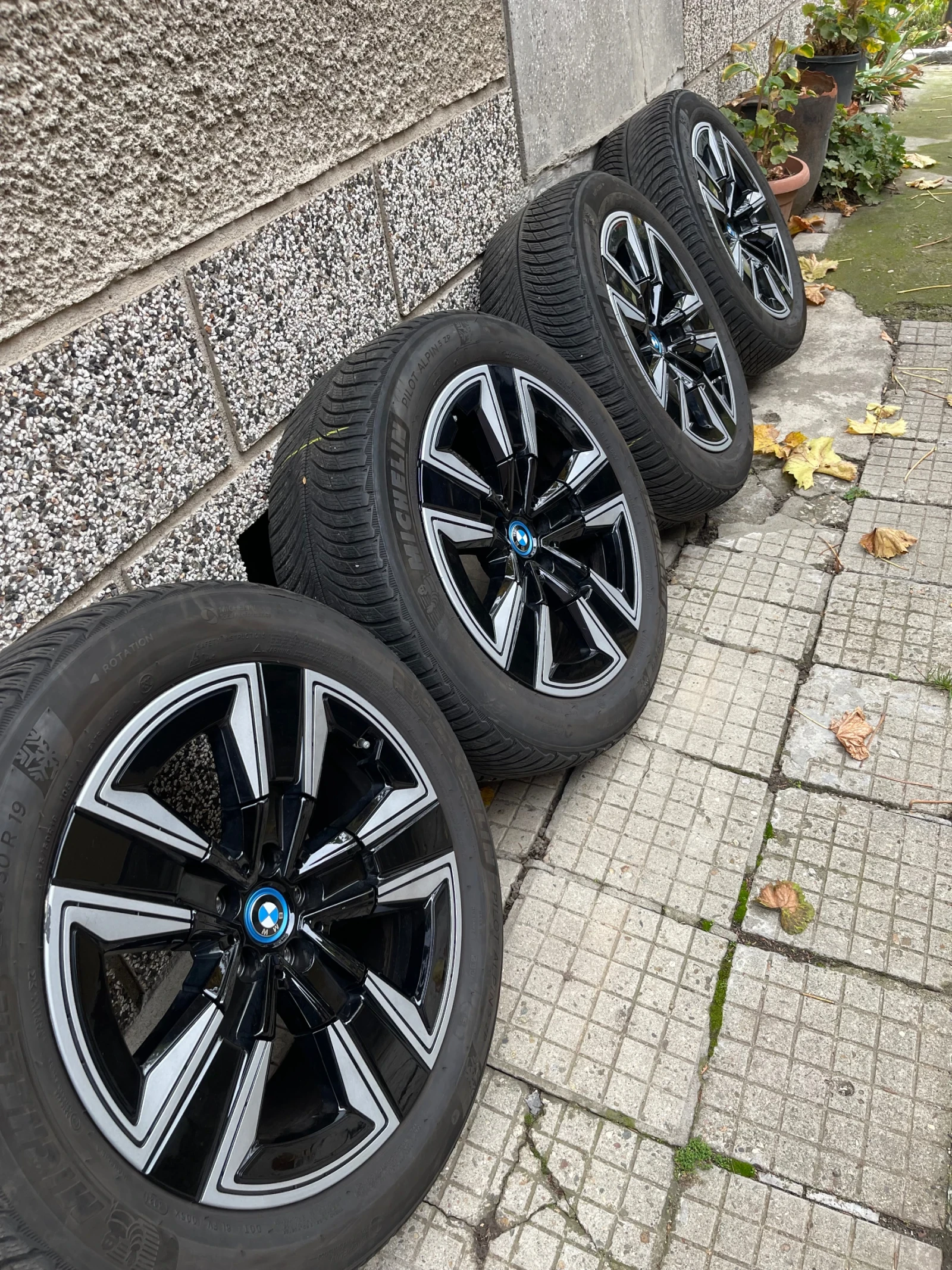 ���� � ������ 245/50R19 �� BMW iX3 | Mobile.bg � ����������� 2