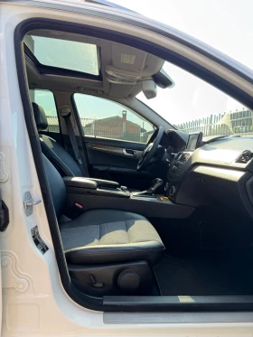 Mercedes-Benz C 220 Avantgard/Avtomat/Panorama, снимка 7