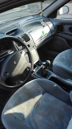 Обява за продажба на Renault Laguna 2.0 16V 102 Kw ~2 500 лв. - изображение 7 | Auto.bg Обява за продажба на Renault Laguna 2.0 16V 102 Kw ~2 500 лв. - изображение 7