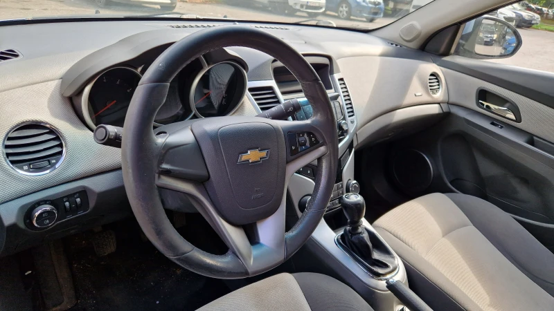 Chevrolet Cruze, снимка 8 - Автомобили и джипове - 47304102