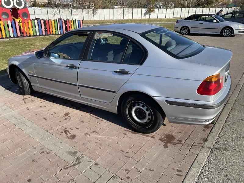 BMW 318, снимка 8 - Автомобили и джипове - 47910428