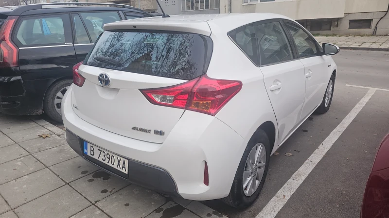 Toyota Auris 1.8 Hybrid , снимка 4 - Автомобили и джипове - 48250742