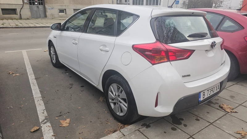 Toyota Auris 1.8 Hybrid , снимка 3 - Автомобили и джипове - 48250742