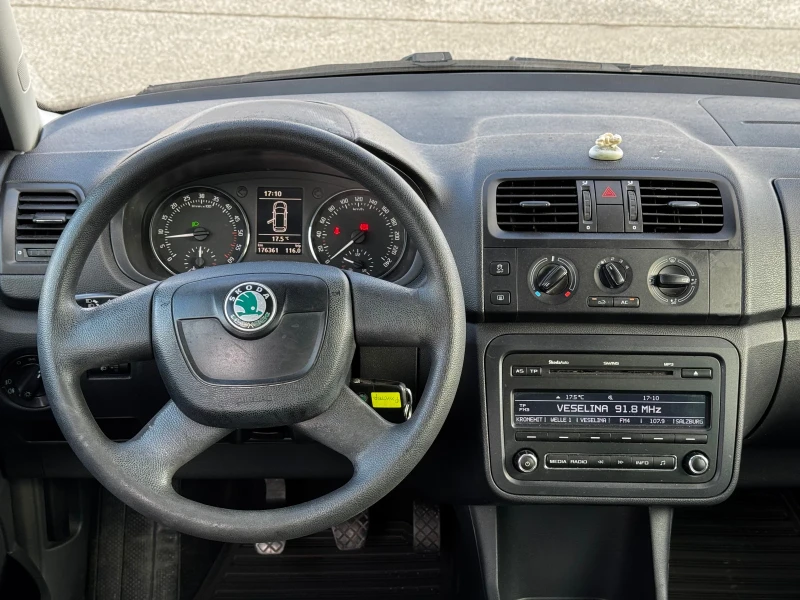 Skoda Roomster 1.6TDI/ПОДГРЕВ, снимка 13 - Автомобили и джипове - 48883658