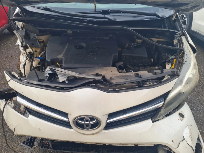 Toyota Verso 2.0D, панорама , снимка 4 - Автомобили и джипове - 49430624