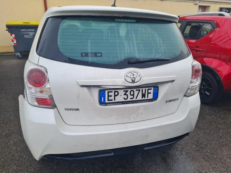 Toyota Verso 2.0D, панорама , снимка 2 - Автомобили и джипове - 49430624