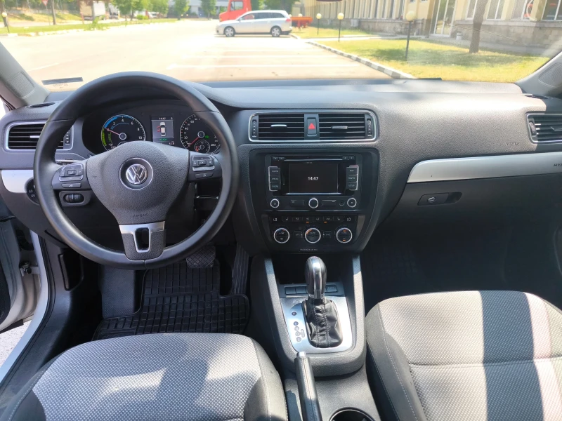 VW Jetta 1.4 i hibrid, снимка 7 - Автомобили и джипове - 52528840