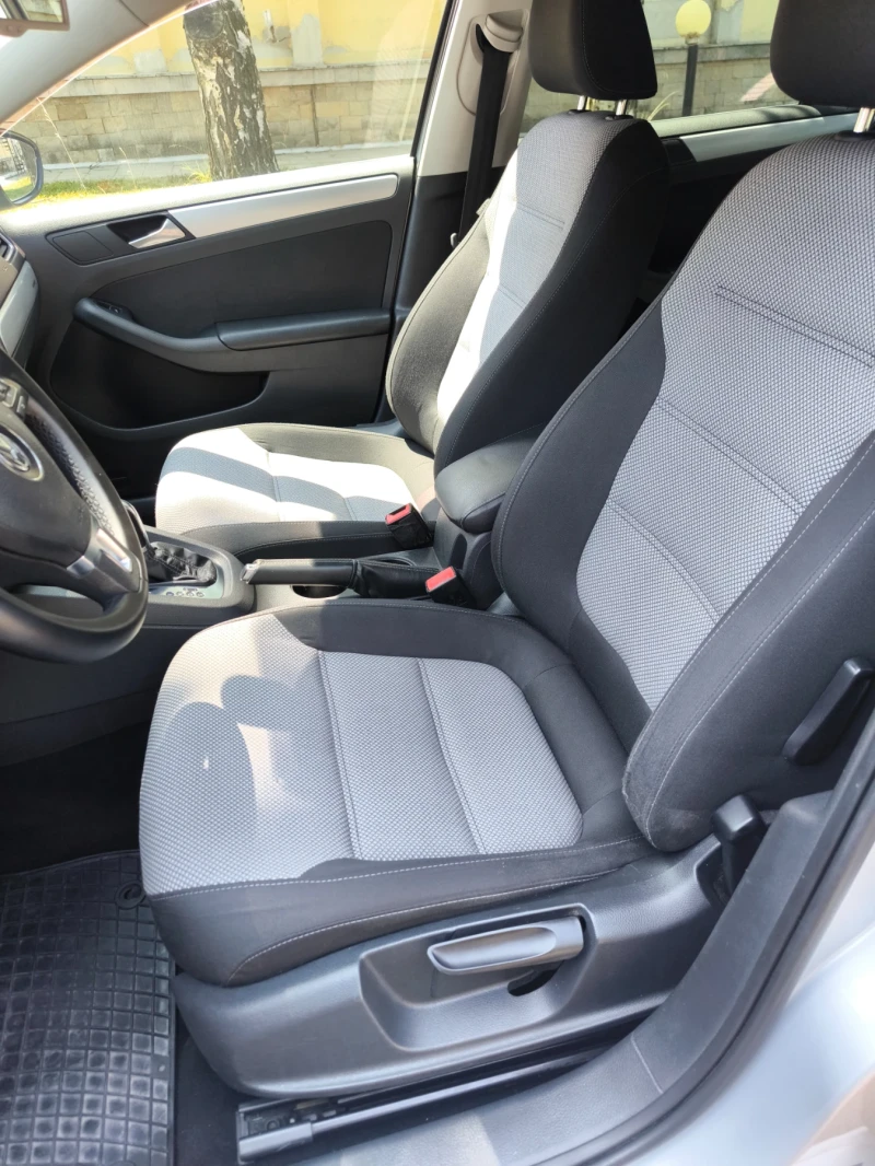 VW Jetta 1.4 i hibrid, снимка 10 - Автомобили и джипове - 52528840