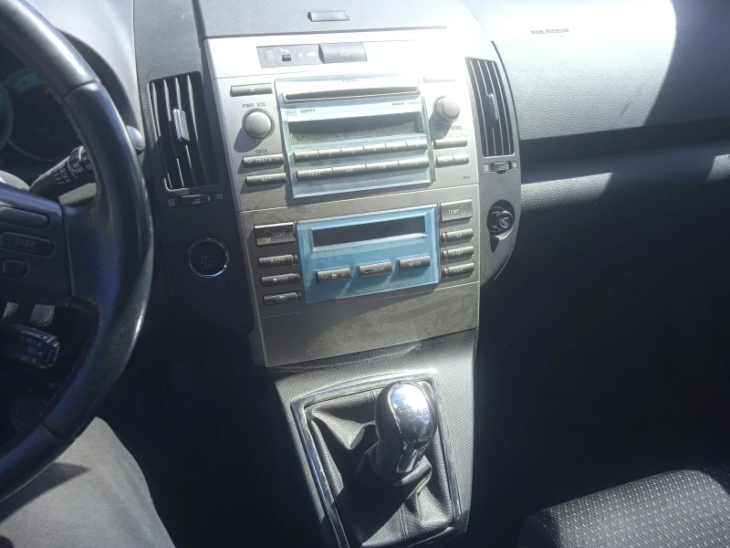 Toyota Corolla verso, снимка 6 - Автомобили и джипове - 52850449