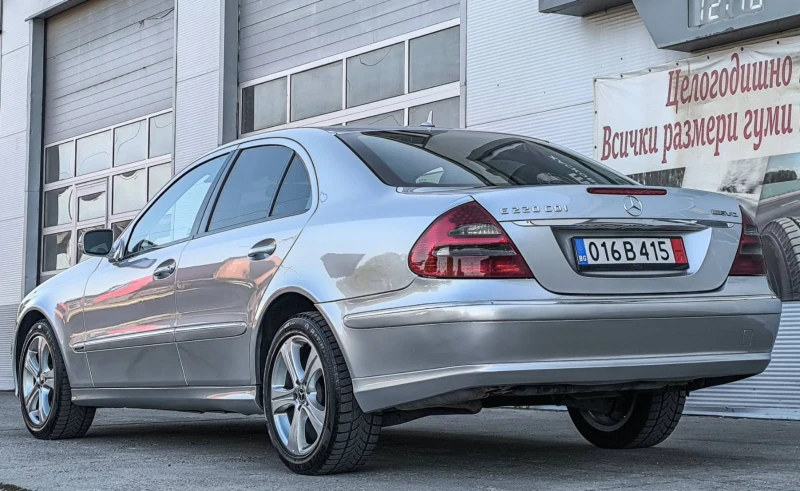 Mercedes-Benz E 220, снимка 6 - Автомобили и джипове - 51772247