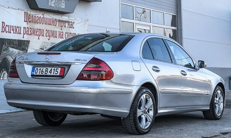 Mercedes-Benz E 220, снимка 4 - Автомобили и джипове - 51772247