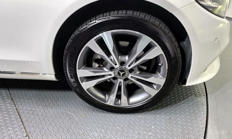 Mercedes-Benz C 220, снимка 5 - Автомобили и джипове - 53107412