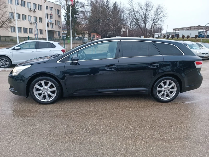 Toyota Avensis 2.0i-152кс-ШВЕЙЦАРИЯ-РЪЧКА-6ск-Keyless, снимка 7 - Автомобили и джипове - 53205074