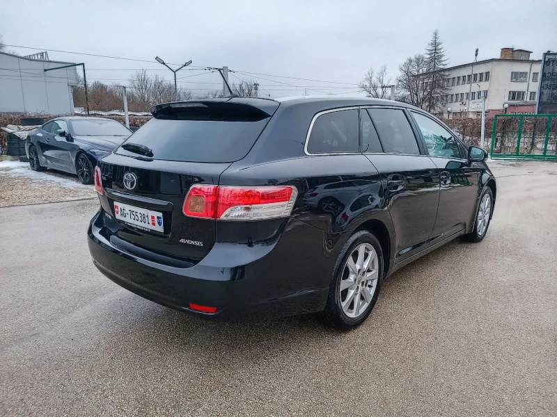 Toyota Avensis 2.0i-152кс-ШВЕЙЦАРИЯ-РЪЧКА-6ск-Keyless, снимка 3 - Автомобили и джипове - 53205074