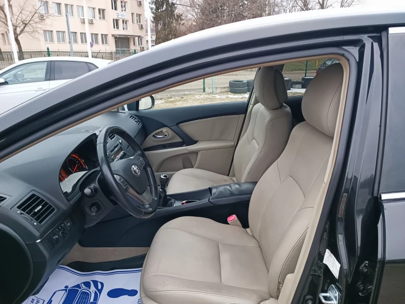 Toyota Avensis 2.0i-152кс-ШВЕЙЦАРИЯ-РЪЧКА-6ск-Keyless, снимка 10 - Автомобили и джипове - 53205074