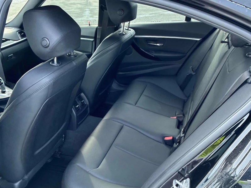 BMW 330 * eDrive * CARFAX * БЕЗ ПЪРВОНАЧАЛНА ВНОСКА, снимка 11 - Автомобили и джипове - 53244358