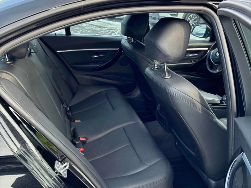 BMW 330 * eDrive * CARFAX * БЕЗ ПЪРВОНАЧАЛНА ВНОСКА, снимка 13 - Автомобили и джипове - 53244358