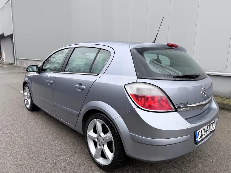 Opel Astra 1.7 CDTI, снимка 6 - Автомобили и джипове - 53389608