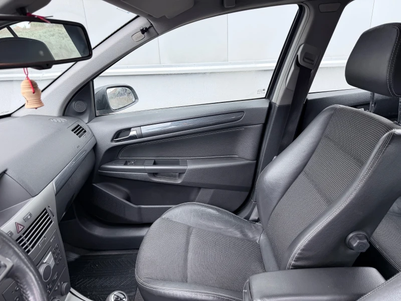 Opel Astra 1.7 CDTI, снимка 8 - Автомобили и джипове - 53389608