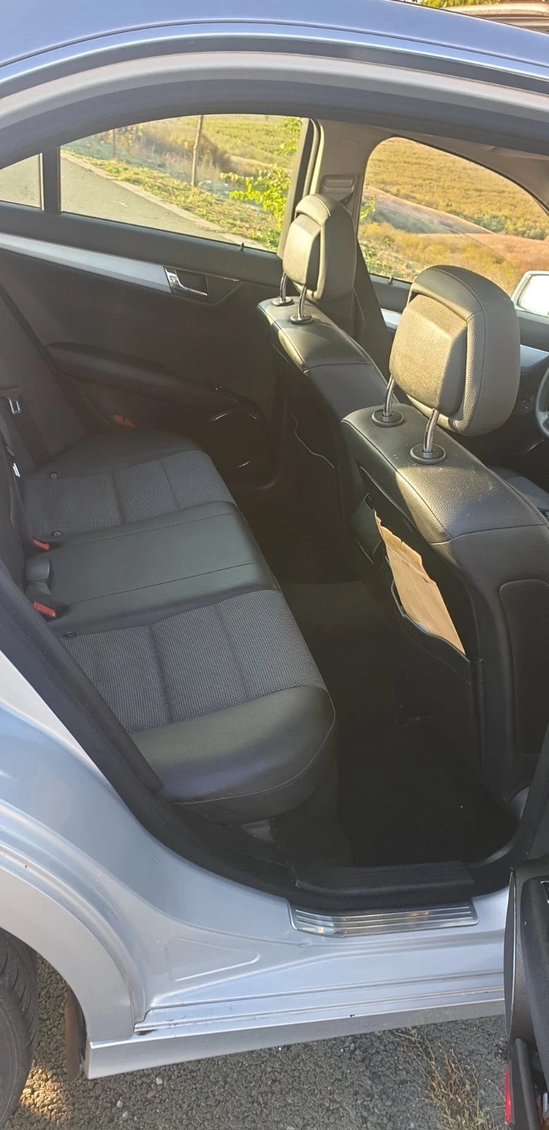 Mercedes-Benz C 220, снимка 12 - Автомобили и джипове - 54115338