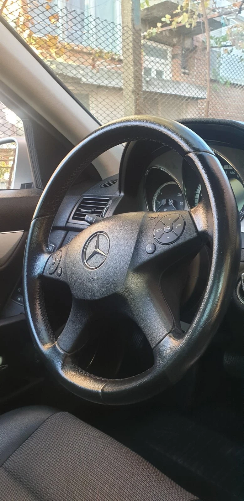 Mercedes-Benz C 220, снимка 6 - Автомобили и джипове - 54115338
