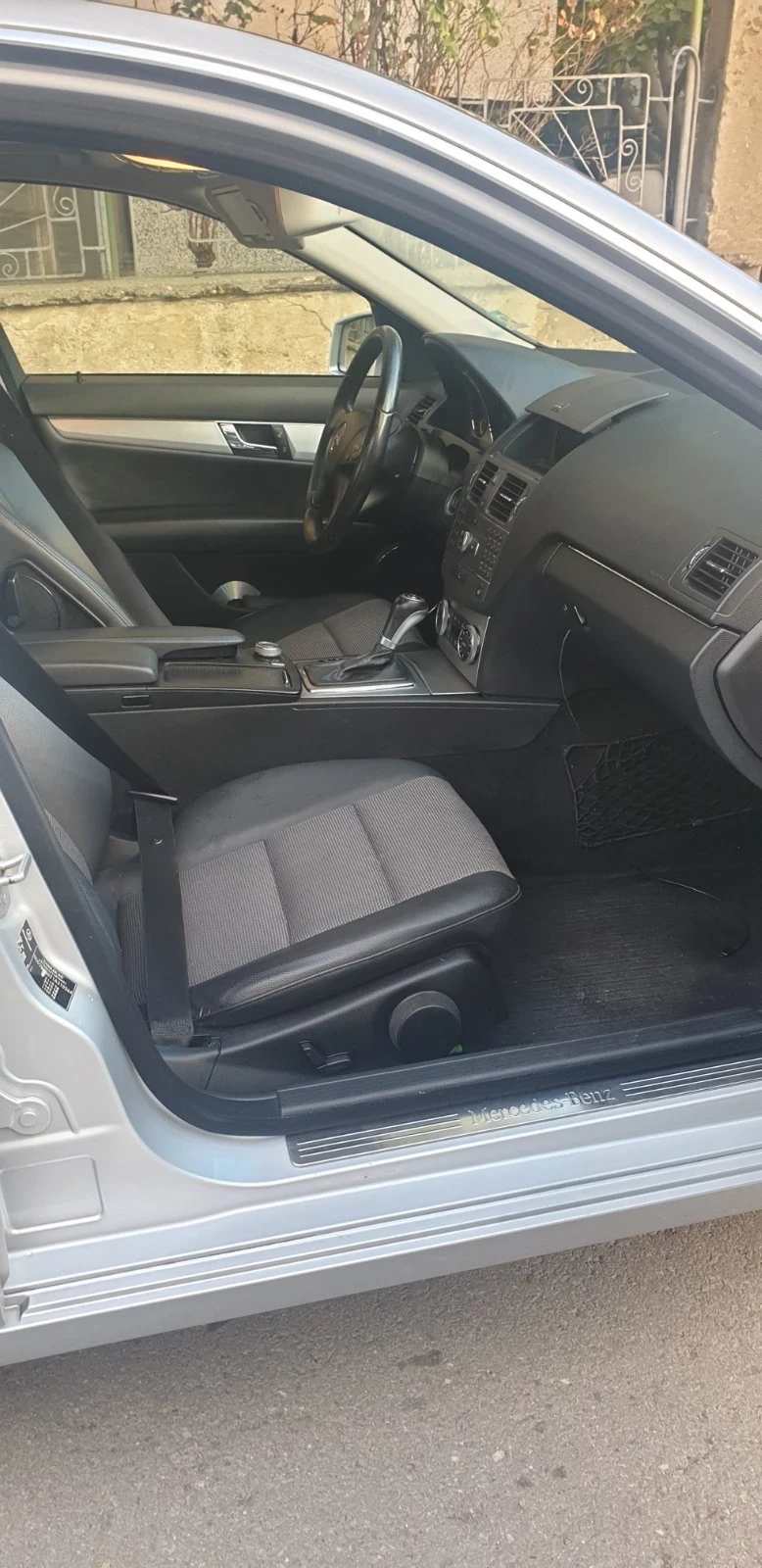 Mercedes-Benz C 220, снимка 8 - Автомобили и джипове - 54115338