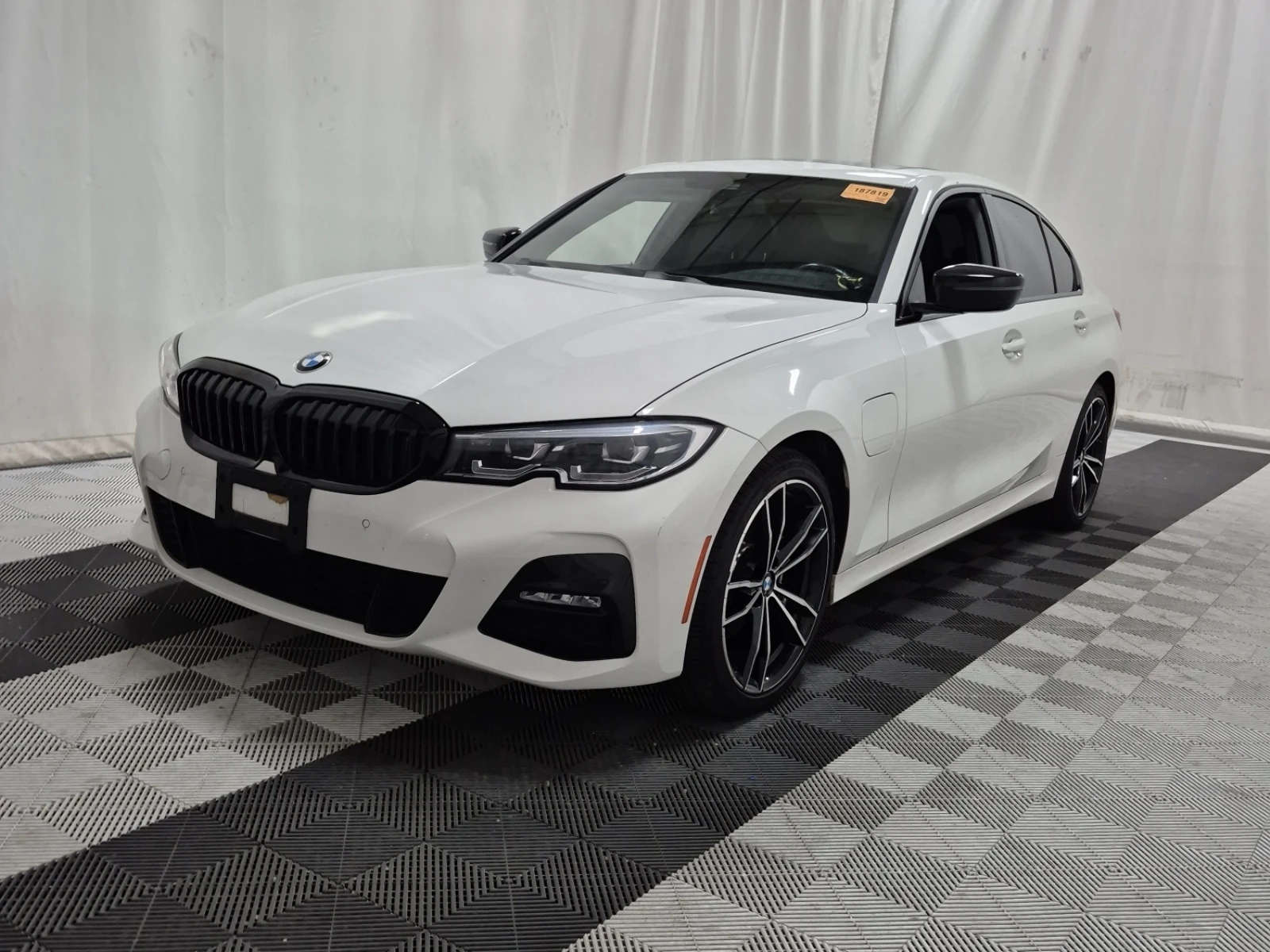 BMW 330 330Е xDrive, снимка 1