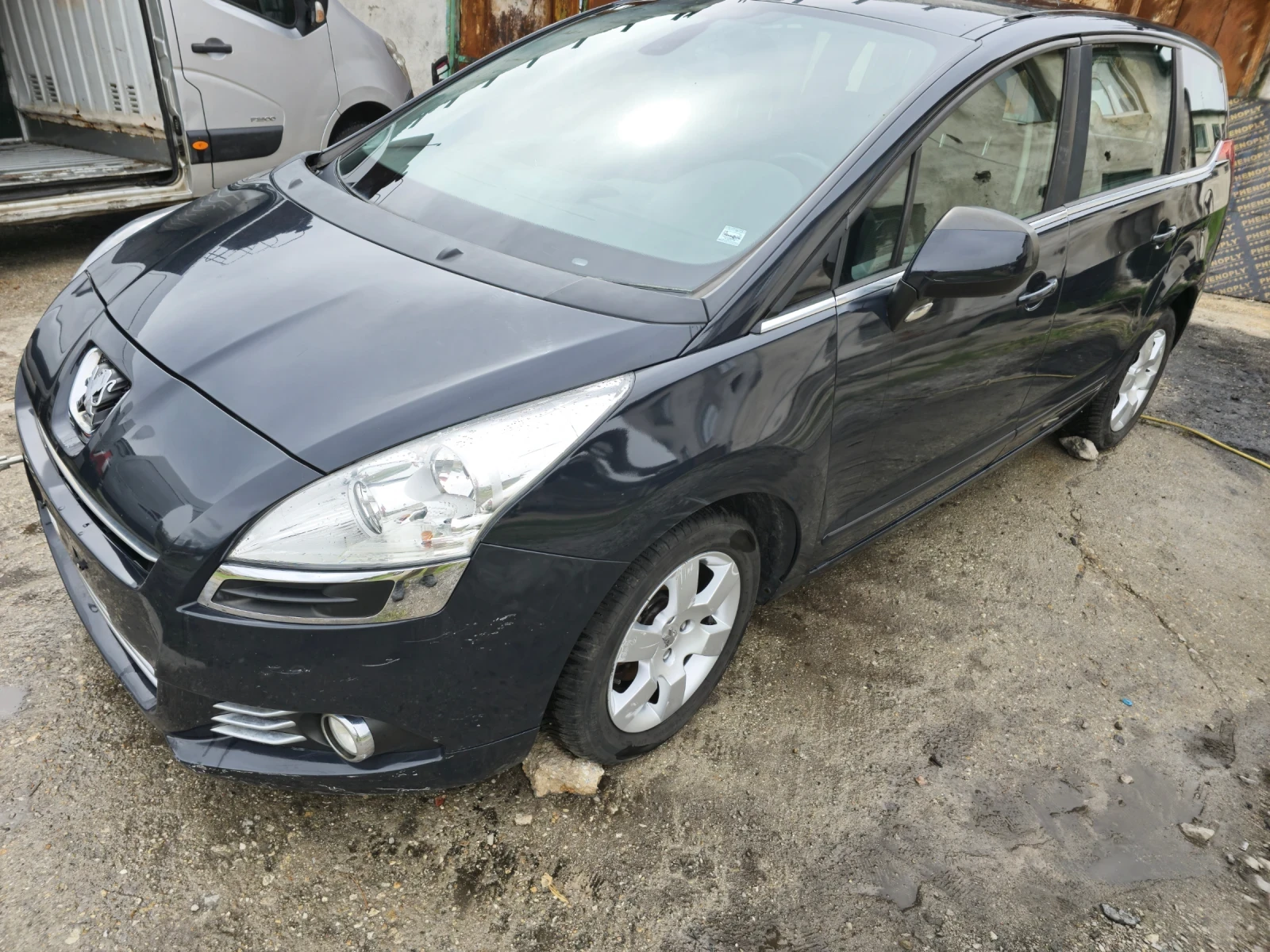 Peugeot 5008 1.6HDI Euro5A 7 места Автоматик  - изображение 8