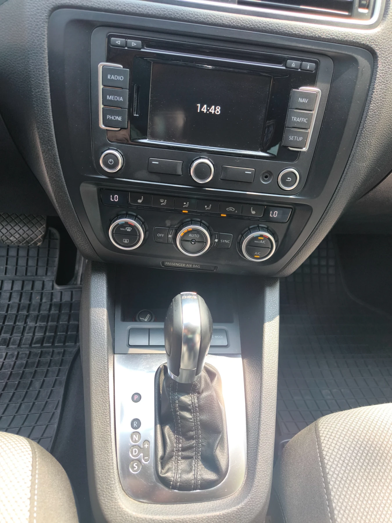 VW Jetta 1.4 i hibrid | Mobile.bg   11