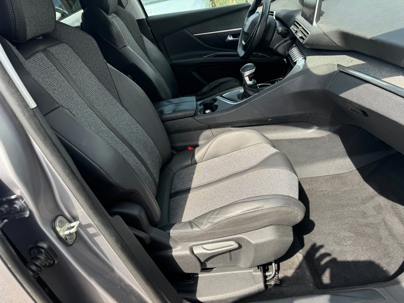 Peugeot 5008 6+ 1m* LED* NAVI* КОЖА* КАМЕРА* KEYLESS* 2018г | Mobile.bg — изображение 11