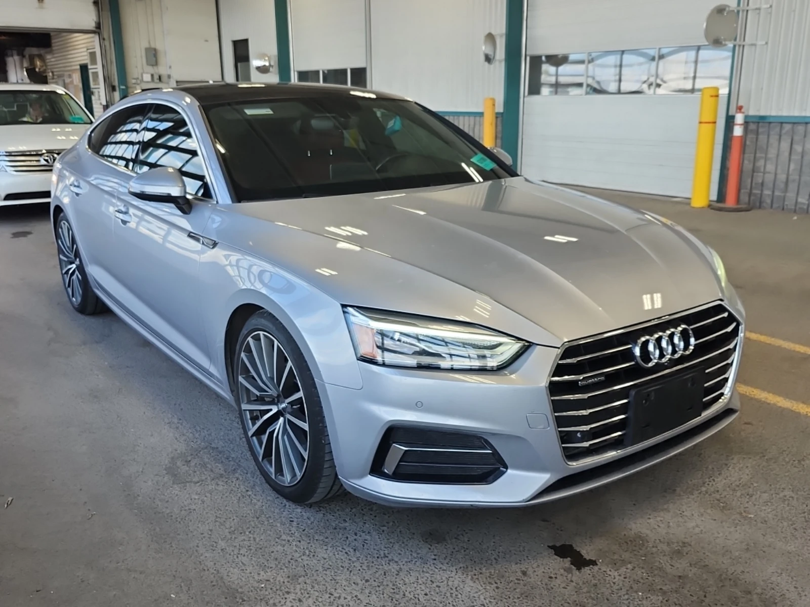 Audi A5 SPORTBACK* CARFAX * АвтоКредит * Цена до България* - изображение 2