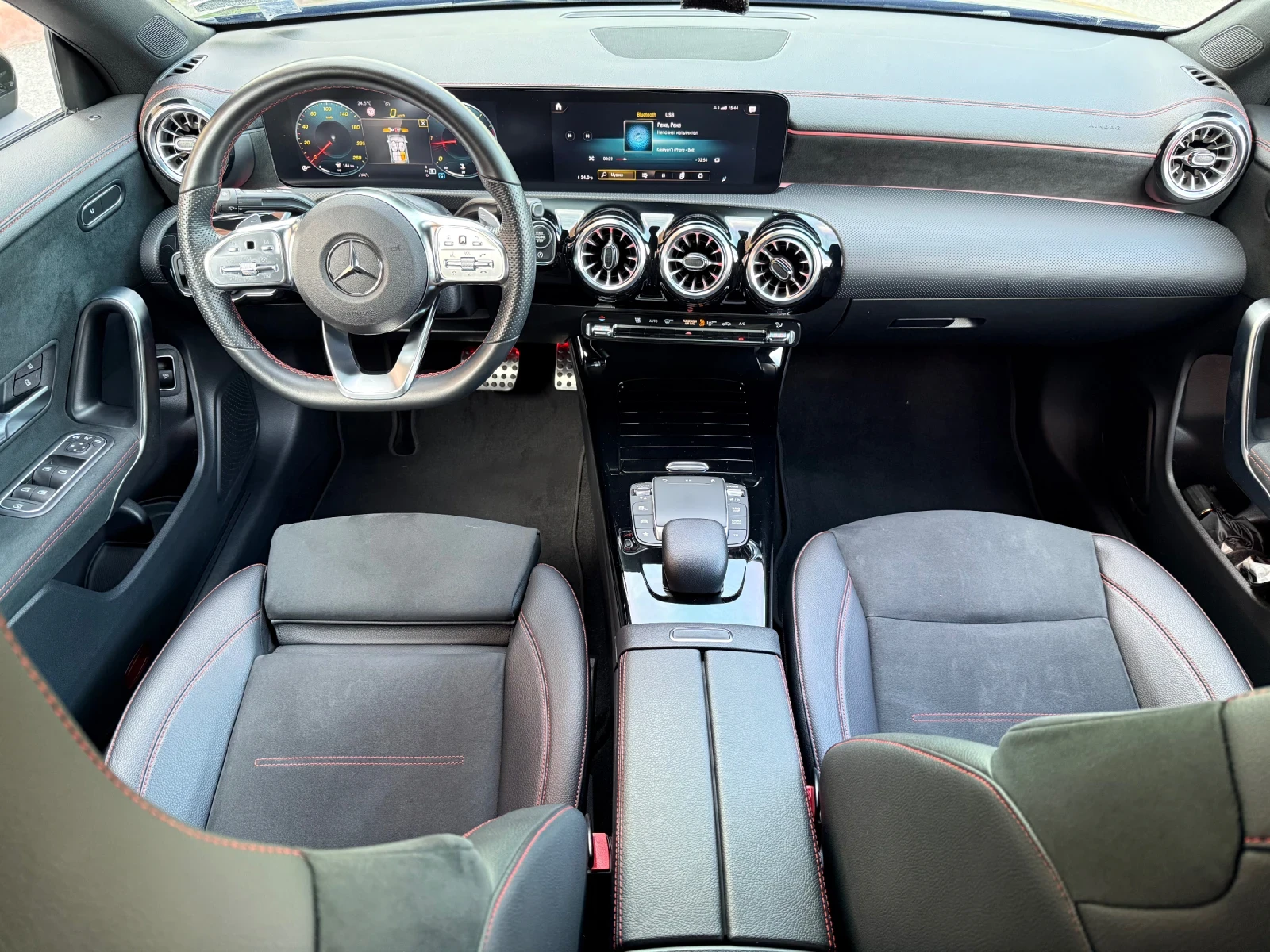 Mercedes-Benz CLA 220 AMG45s* DISTRONIC* ПОДГРЕВ* КАМЕРА* LineAss* TOP*  | Mobile.bg — изображение 12