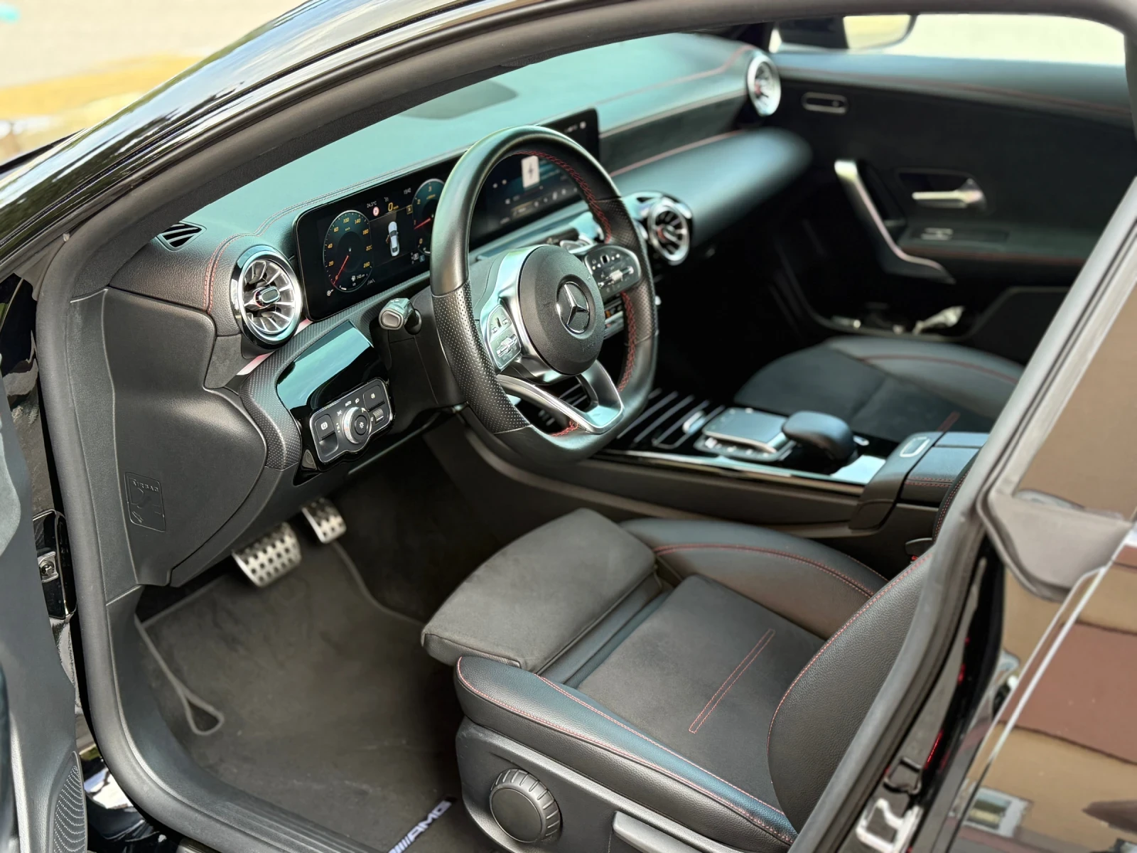 Mercedes-Benz CLA 220 AMG45s* DISTRONIC* ПОДГРЕВ* КАМЕРА* LineAss* TOP*  | Mobile.bg — изображение 9