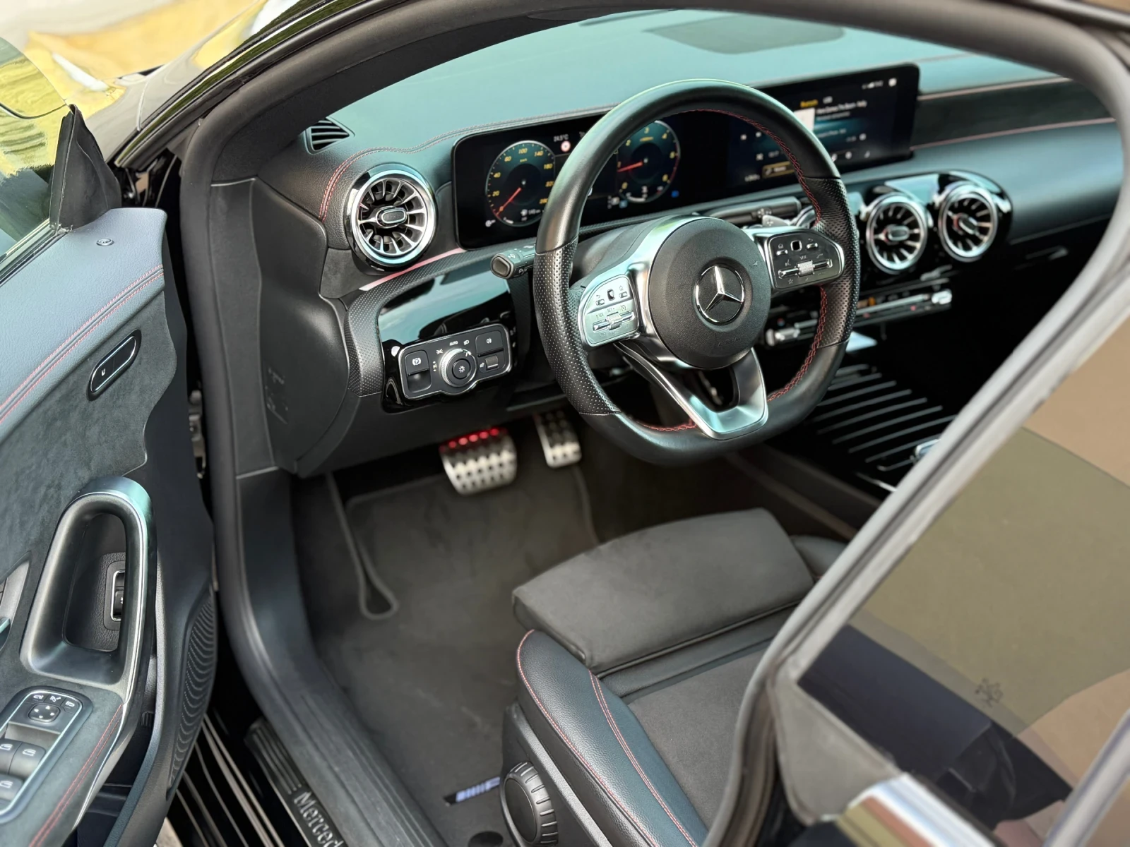 Mercedes-Benz CLA 220 AMG45s* DISTRONIC* ПОДГРЕВ* КАМЕРА* LineAss* TOP*  | Mobile.bg — изображение 8