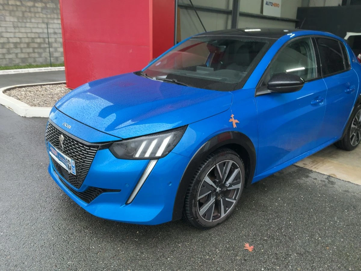 Peugeot 208 * 1.2 * PureTech * GT * АВТОФИНАНСИРАНЕ - изображение 3