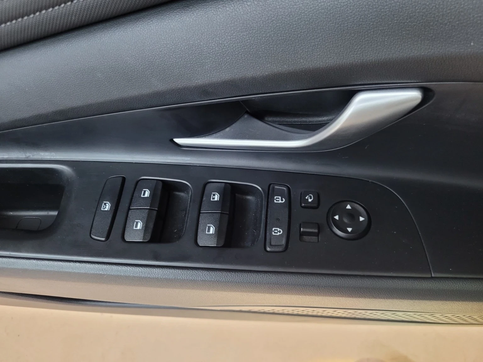 Hyundai Elantra | Mobile.bg   8