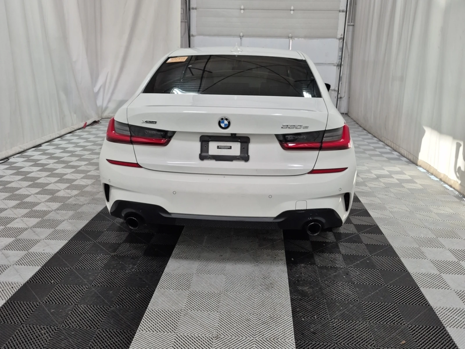 BMW 330 330Е xDrive * CARFAX* ОПЦИЯ ЗА ФИНАНСИРАНЕ *  - изображение 6