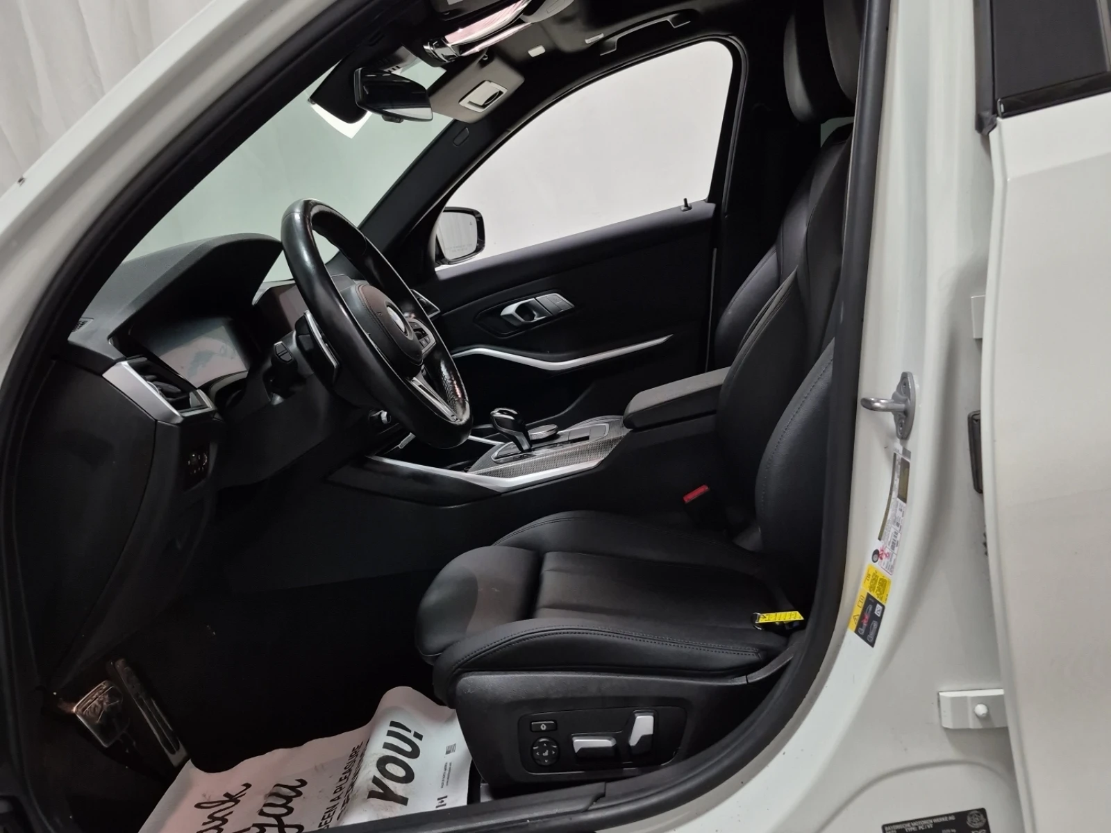 BMW 330 330Е xDrive * CARFAX* ОПЦИЯ ЗА ФИНАНСИРАНЕ *  - изображение 9