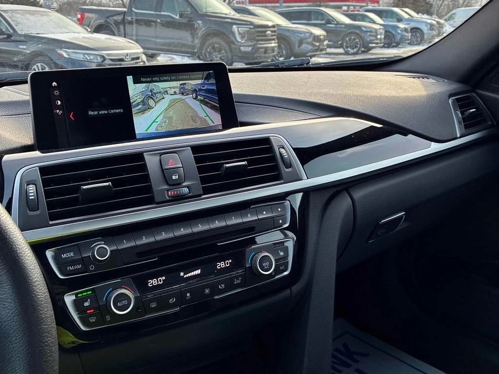 BMW 330 * eDrive * CARFAX * ��� ������������ ������ | Mobile.bg � ����������� 9