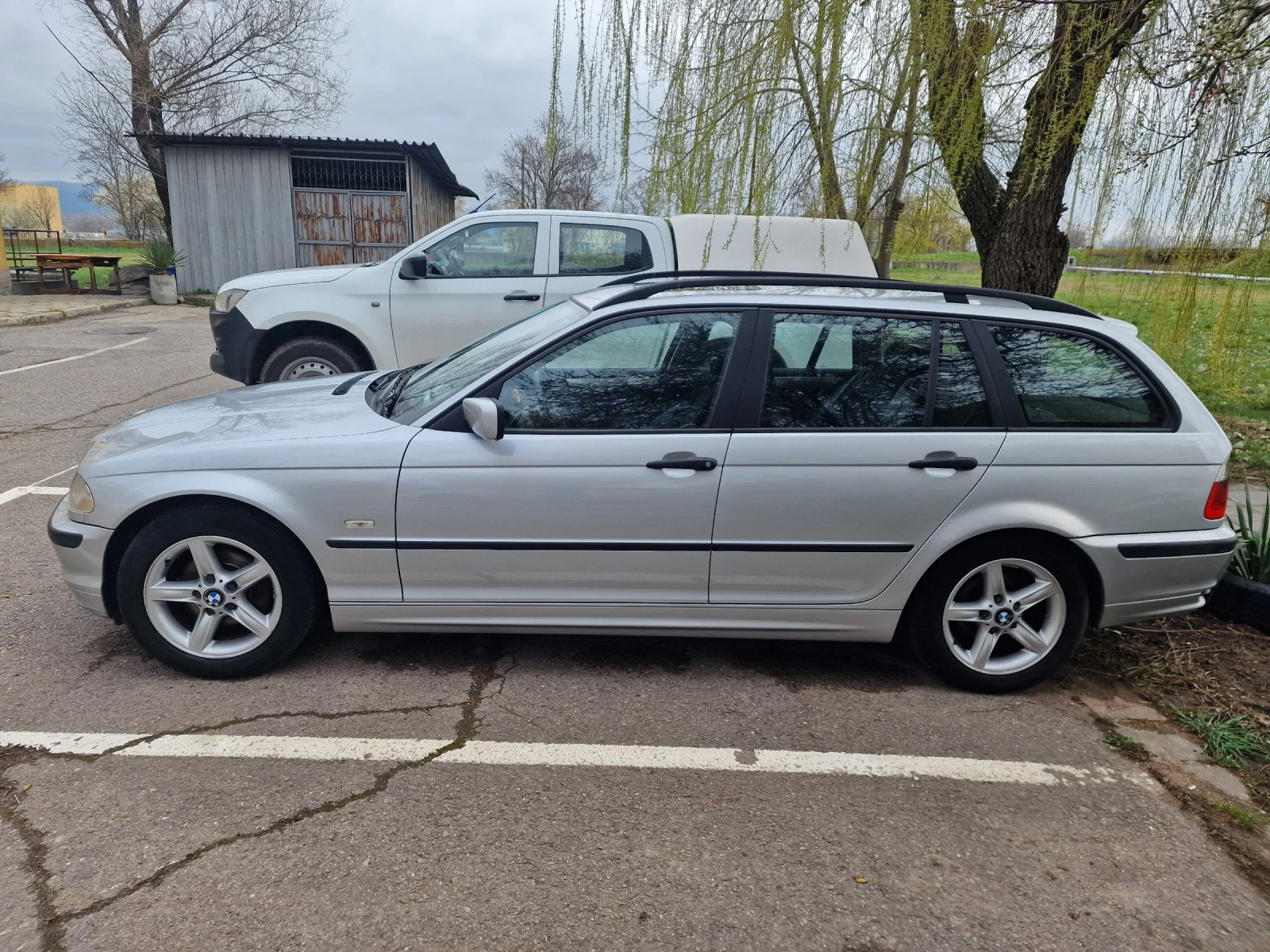 BMW 320, снимка 4 - Автомобили и джипове - 54038170