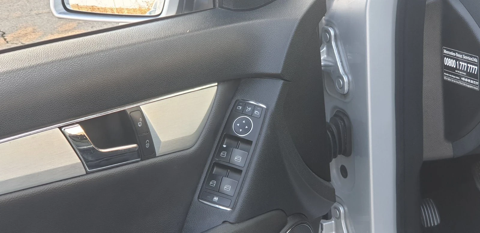 Mercedes-Benz C 220, снимка 5 - Автомобили и джипове - 54115338