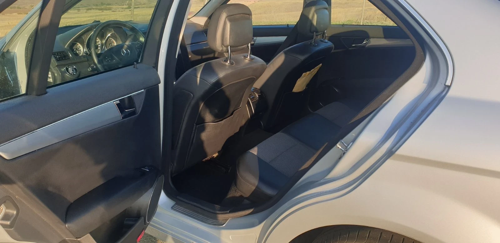 Mercedes-Benz C 220, снимка 11 - Автомобили и джипове - 54115338