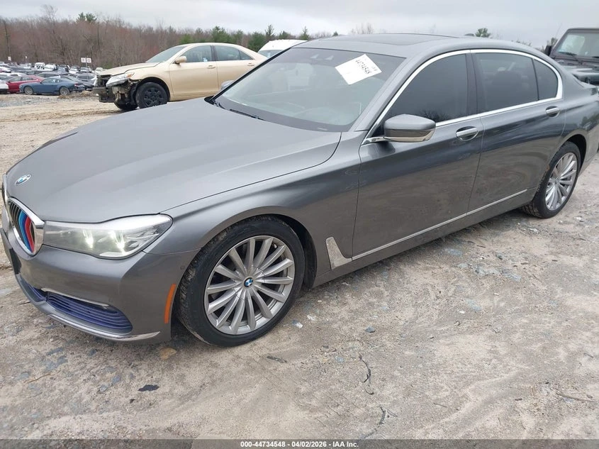 BMW 740 3.0l I xDrive, снимка 2 - Автомобили и джипове - 54389573