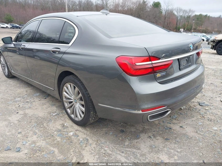 BMW 740 3.0l I xDrive, снимка 3 - Автомобили и джипове - 54389573